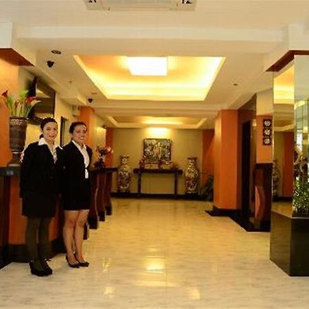 Silver Oaks Suites & Hotel Manila Exterior foto