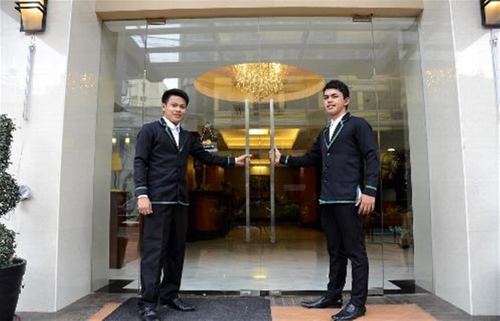 Silver Oaks Suites & Hotel Manila Exterior foto
