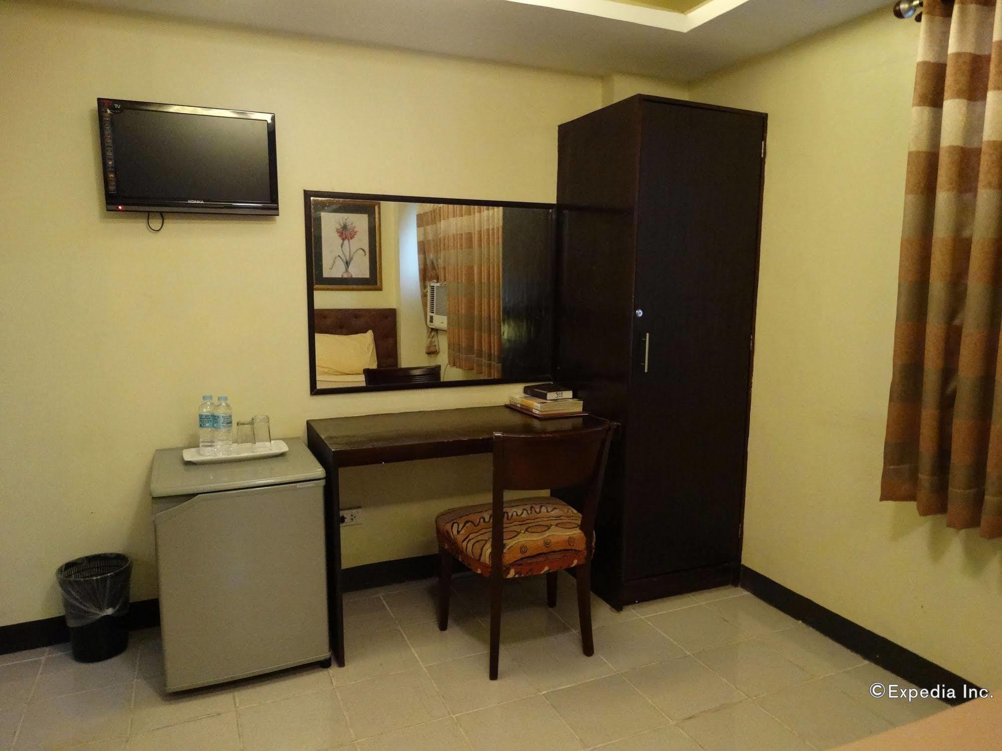 Silver Oaks Suites & Hotel Manila Exterior foto
