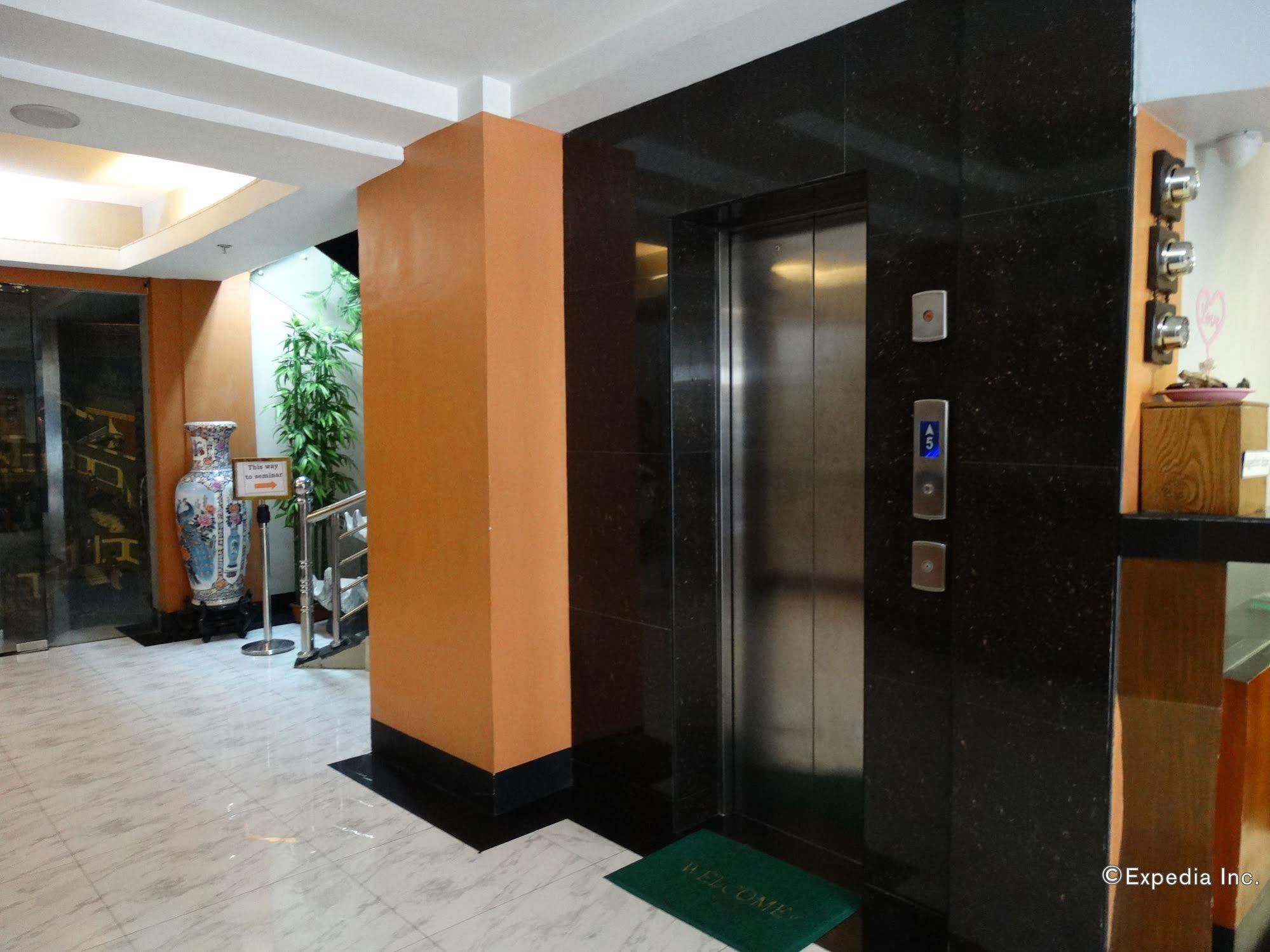 Silver Oaks Suites & Hotel Manila Exterior foto