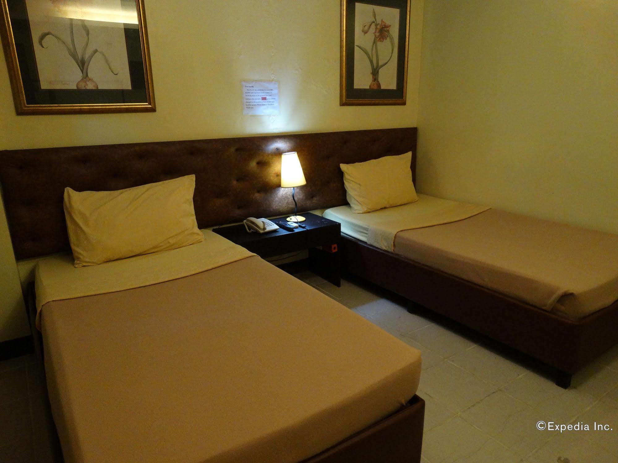 Silver Oaks Suites & Hotel Manila Exterior foto
