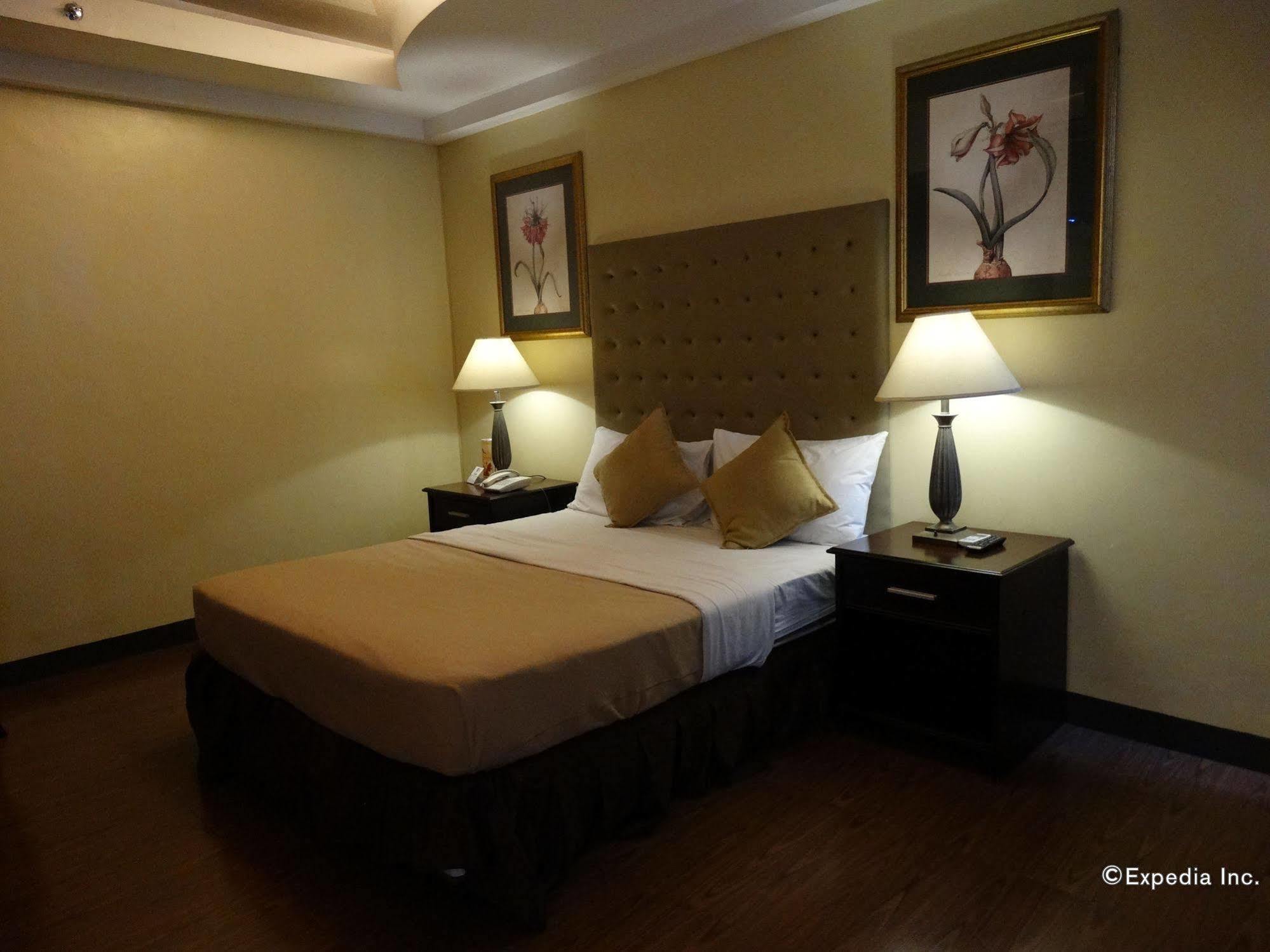 Silver Oaks Suites & Hotel Manila Exterior foto