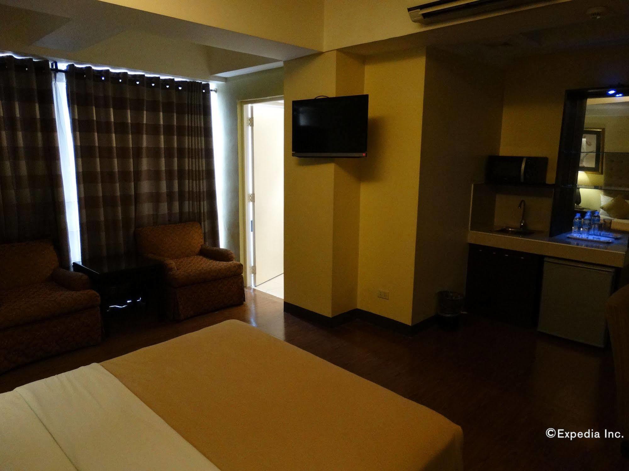 Silver Oaks Suites & Hotel Manila Exterior foto