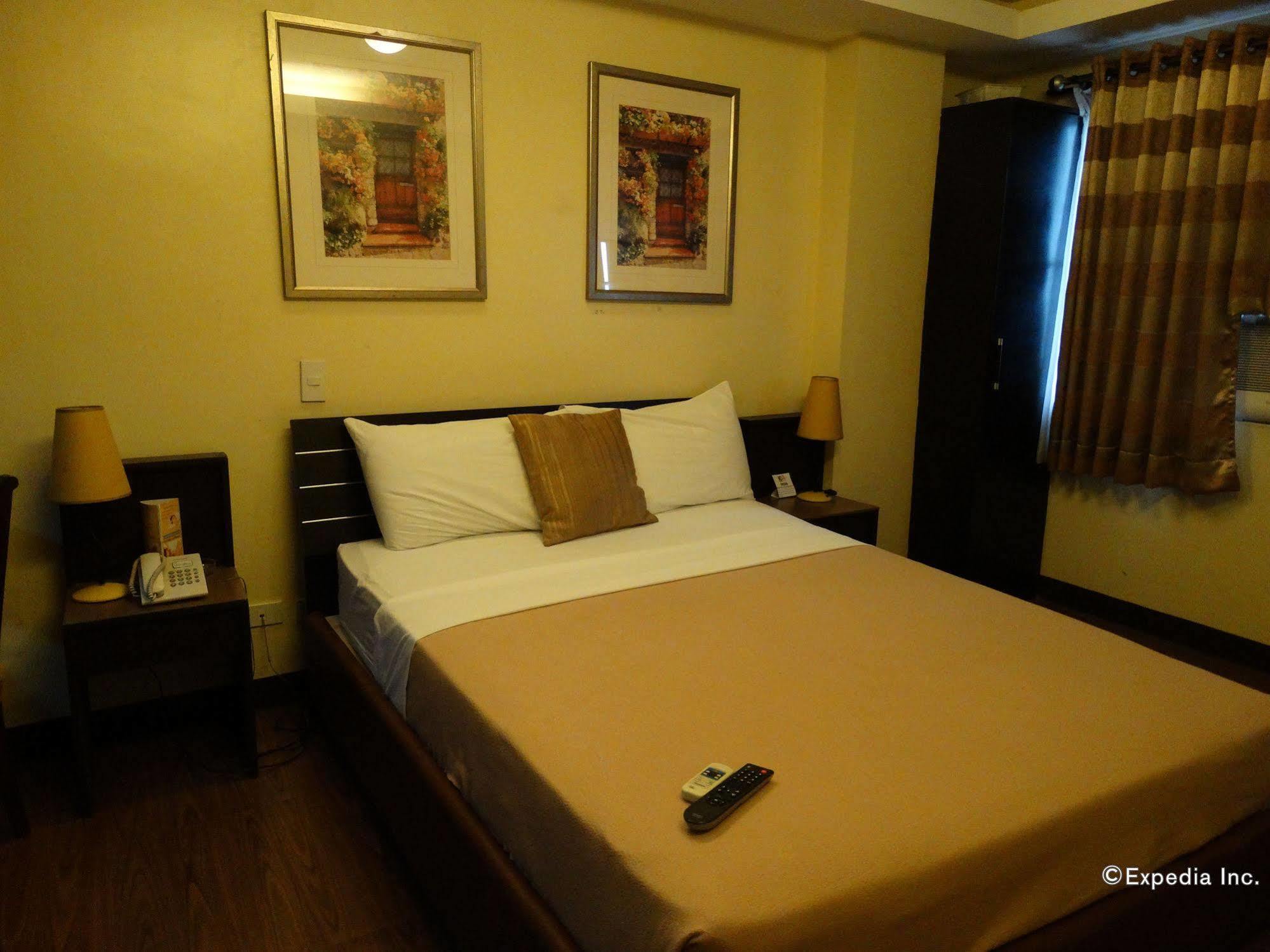 Silver Oaks Suites & Hotel Manila Exterior foto