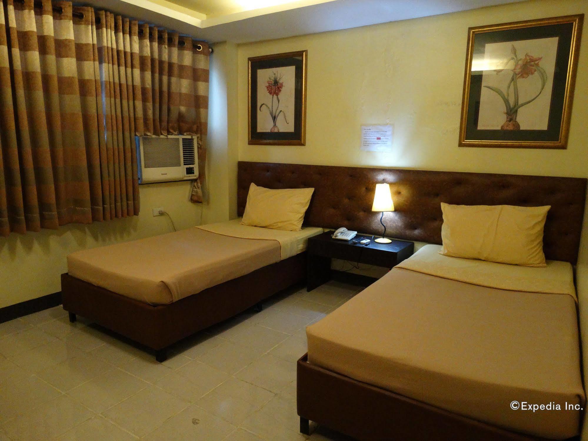Silver Oaks Suites & Hotel Manila Exterior foto